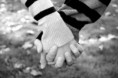 /album/obrazky/holding-hands-by-homarte-1-jpg/